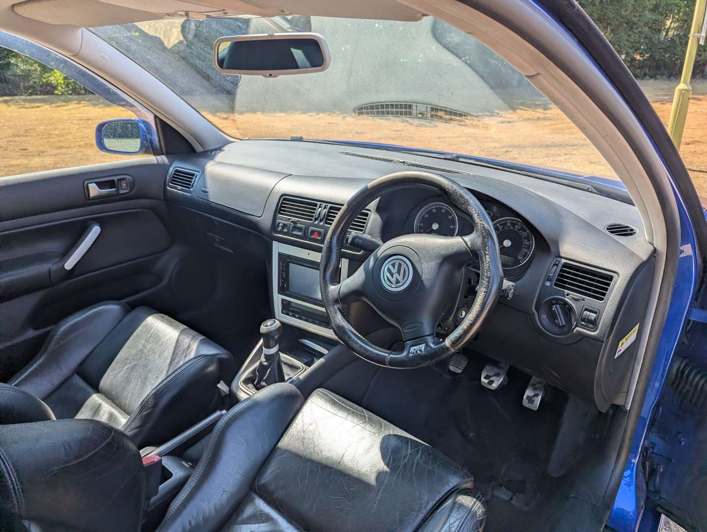 <p>2003 VW GOLF R32 MK4</p>