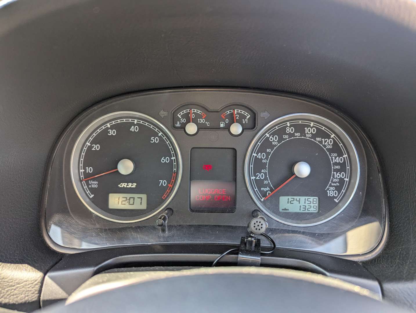 <p>2003 VW GOLF R32 MK4</p>