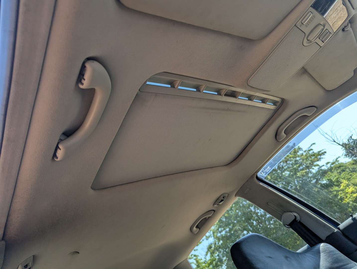 <p>2003 VW GOLF R32 MK4</p>