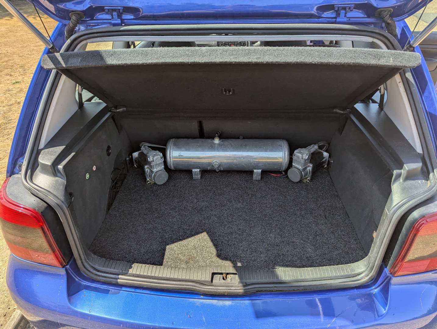 <p>2003 VW GOLF R32 MK4</p>