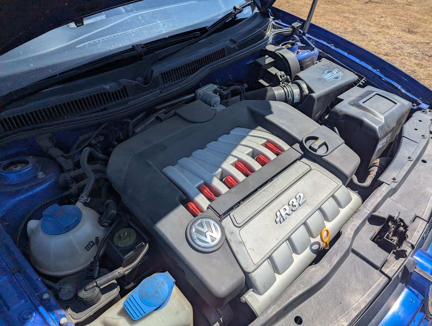 <p>2003 VW GOLF R32 MK4</p>