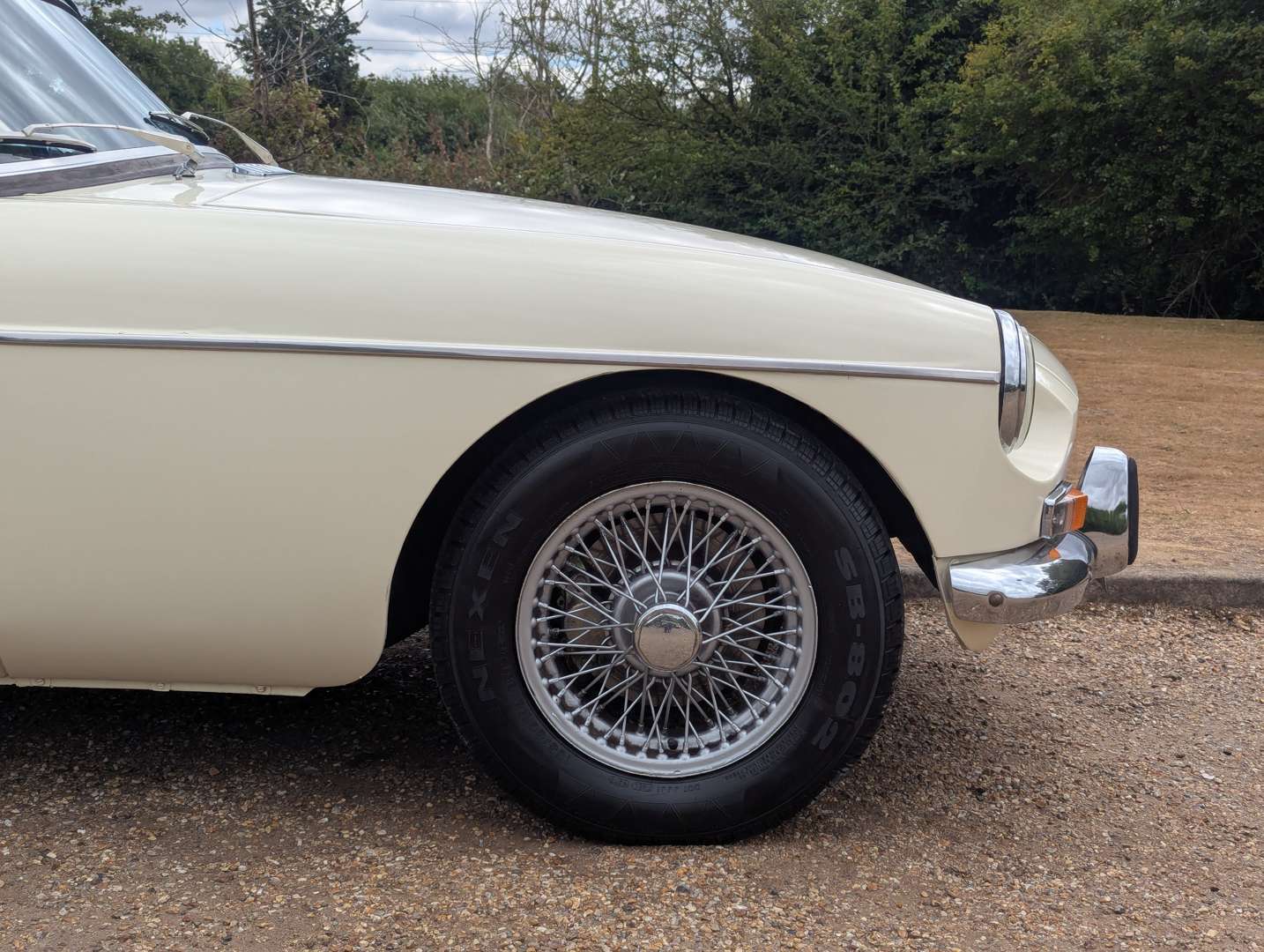 <p>1972 MG B ROADSTER</p>