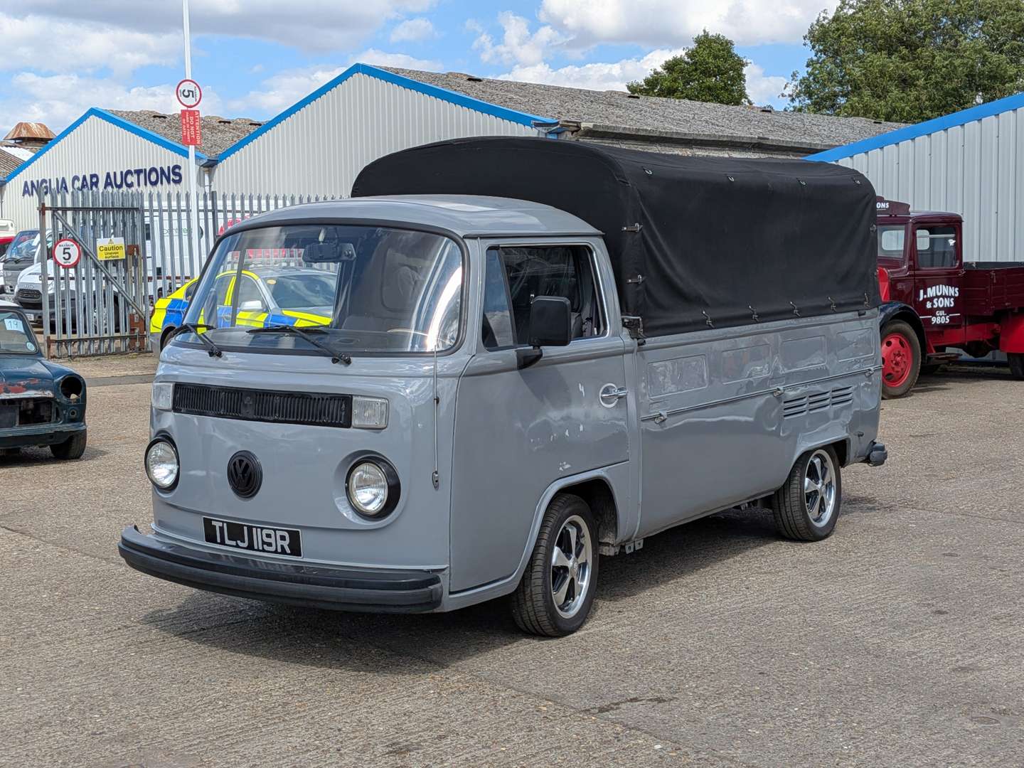 <p>1977 VW T2 PICK-UP</p>
