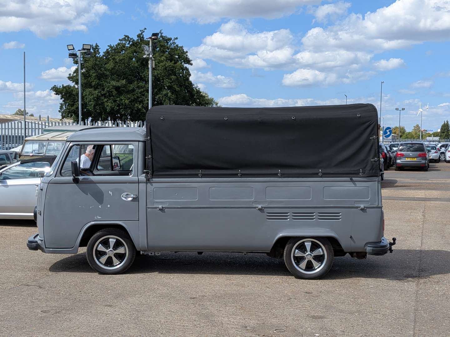 <p>1977 VW T2 PICK-UP</p>