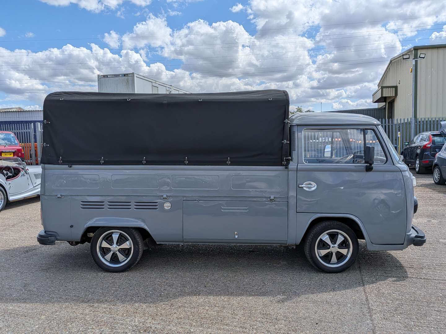 <p>1977 VW T2 PICK-UP</p>