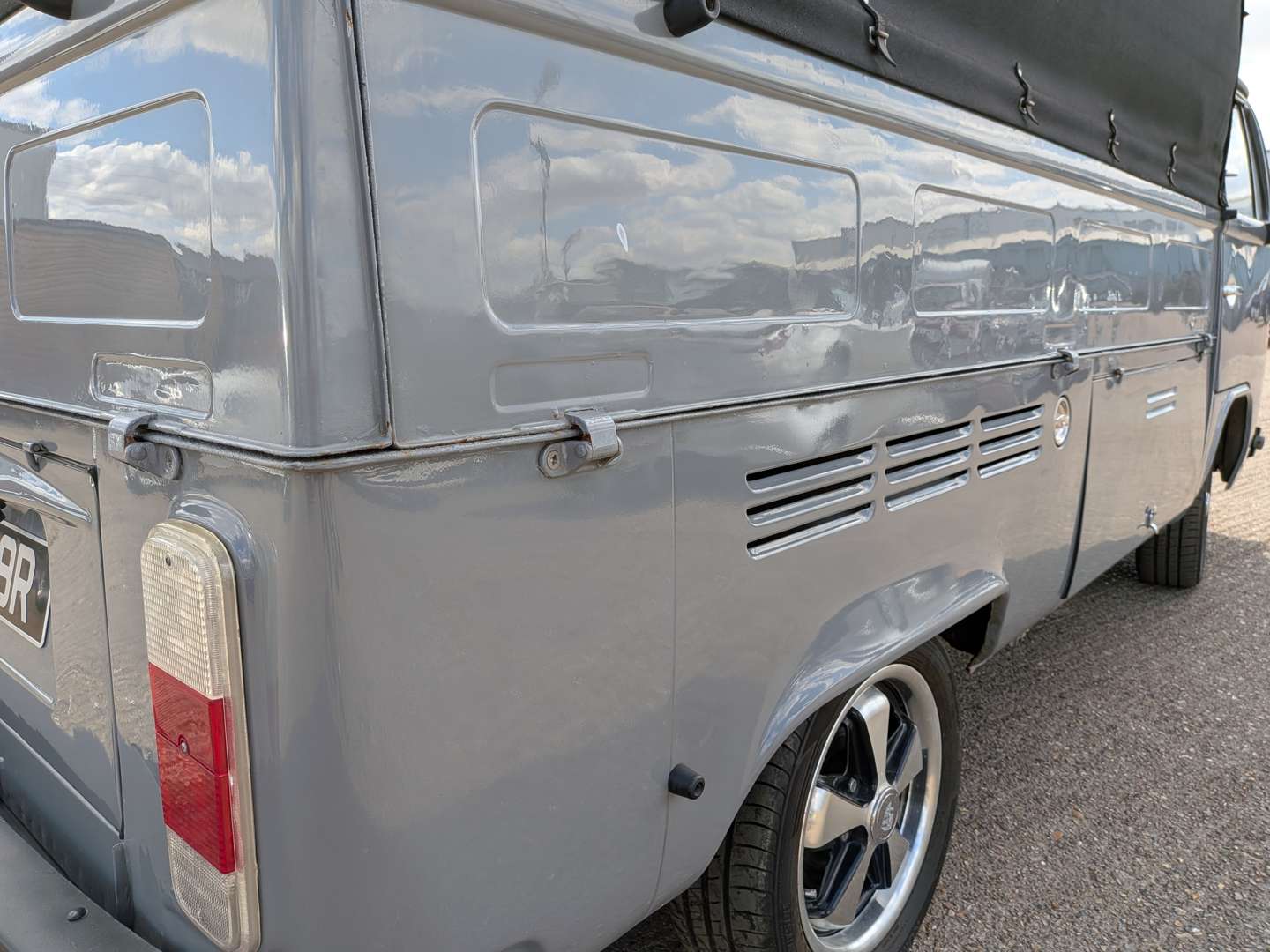 <p>1977 VW T2 PICK-UP</p>