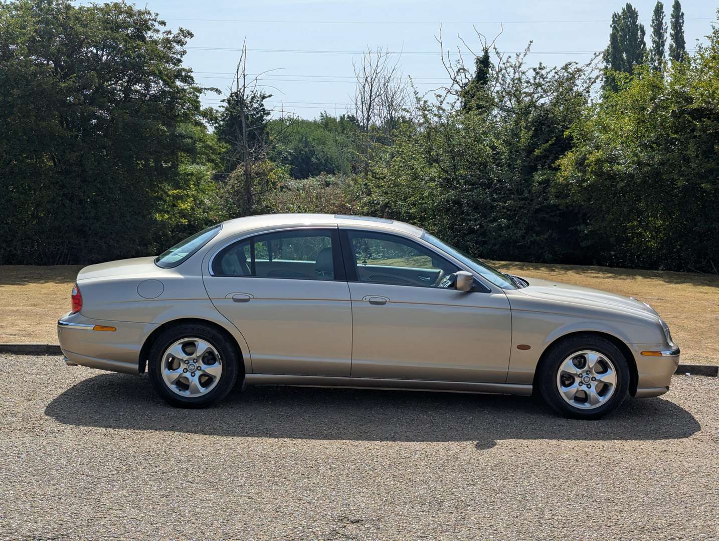 <p>2002 JAGUAR S-TYPE V6 SE AUTO ONE FORMER KEEPER</p>