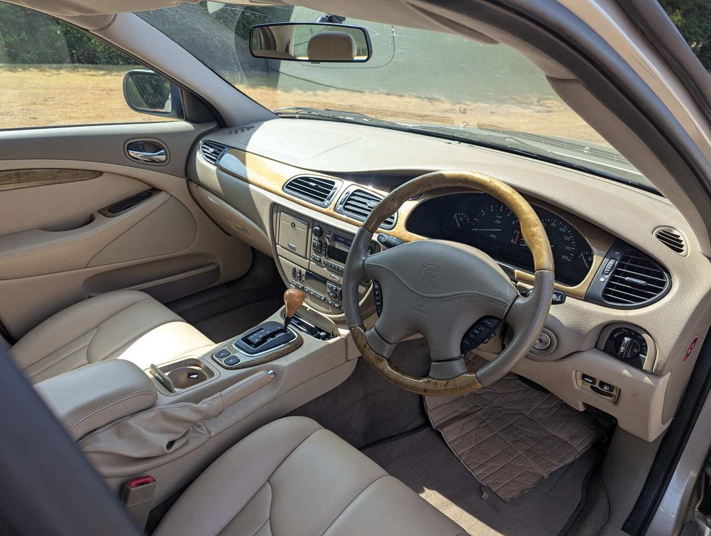 <p>2002 JAGUAR S-TYPE V6 SE AUTO ONE FORMER KEEPER</p>