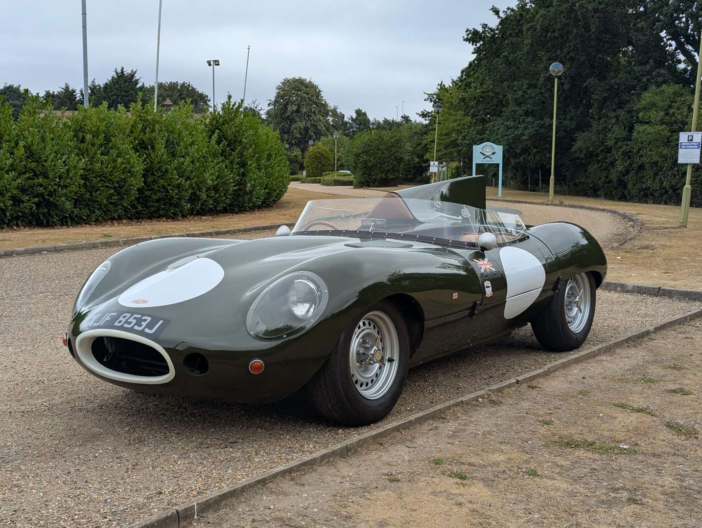 <p>1971 JAGUAR D-TYPE RECREATION</p>