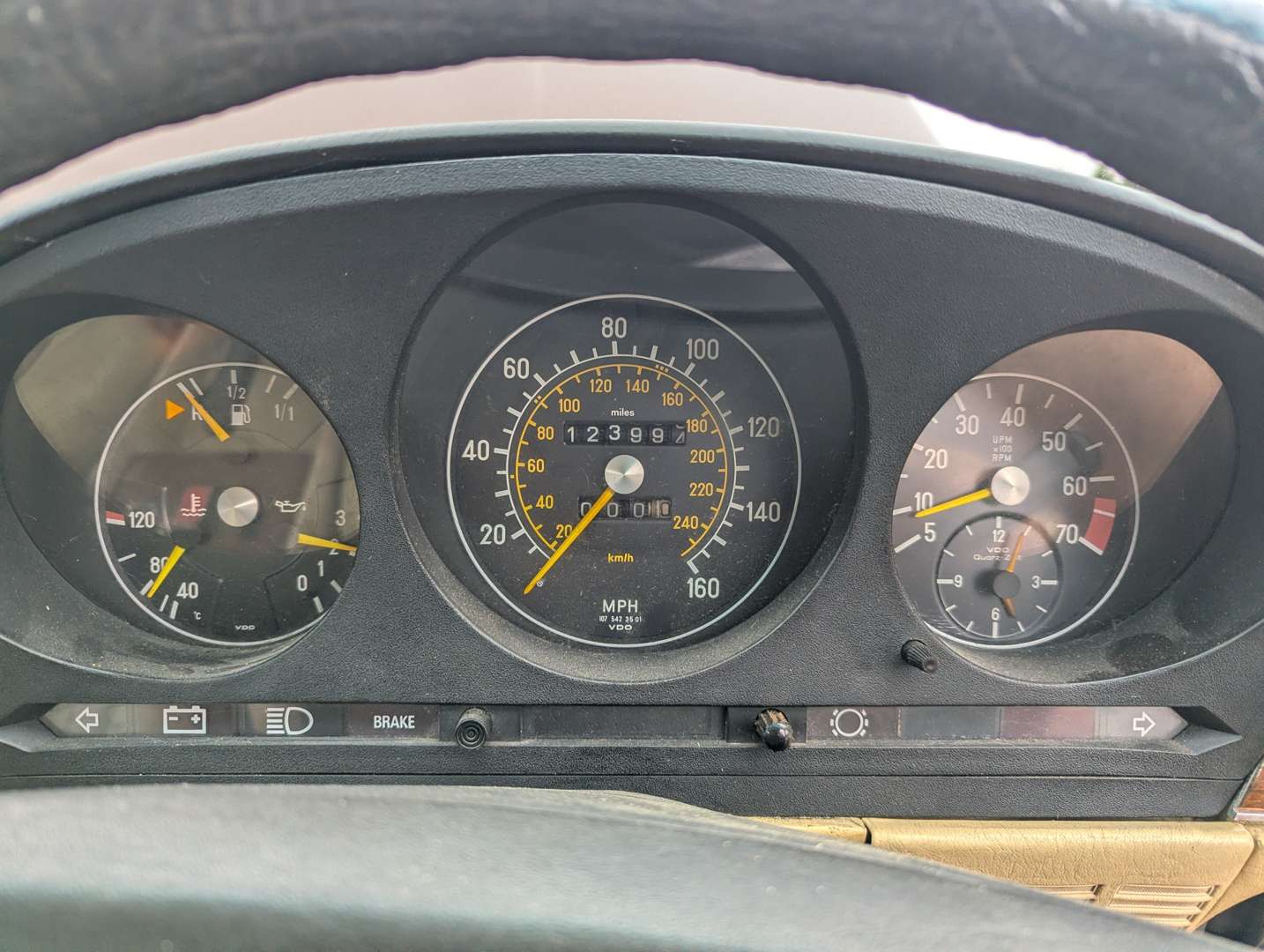<p>1980 MERCEDES 350SL R107 AUTO</p>