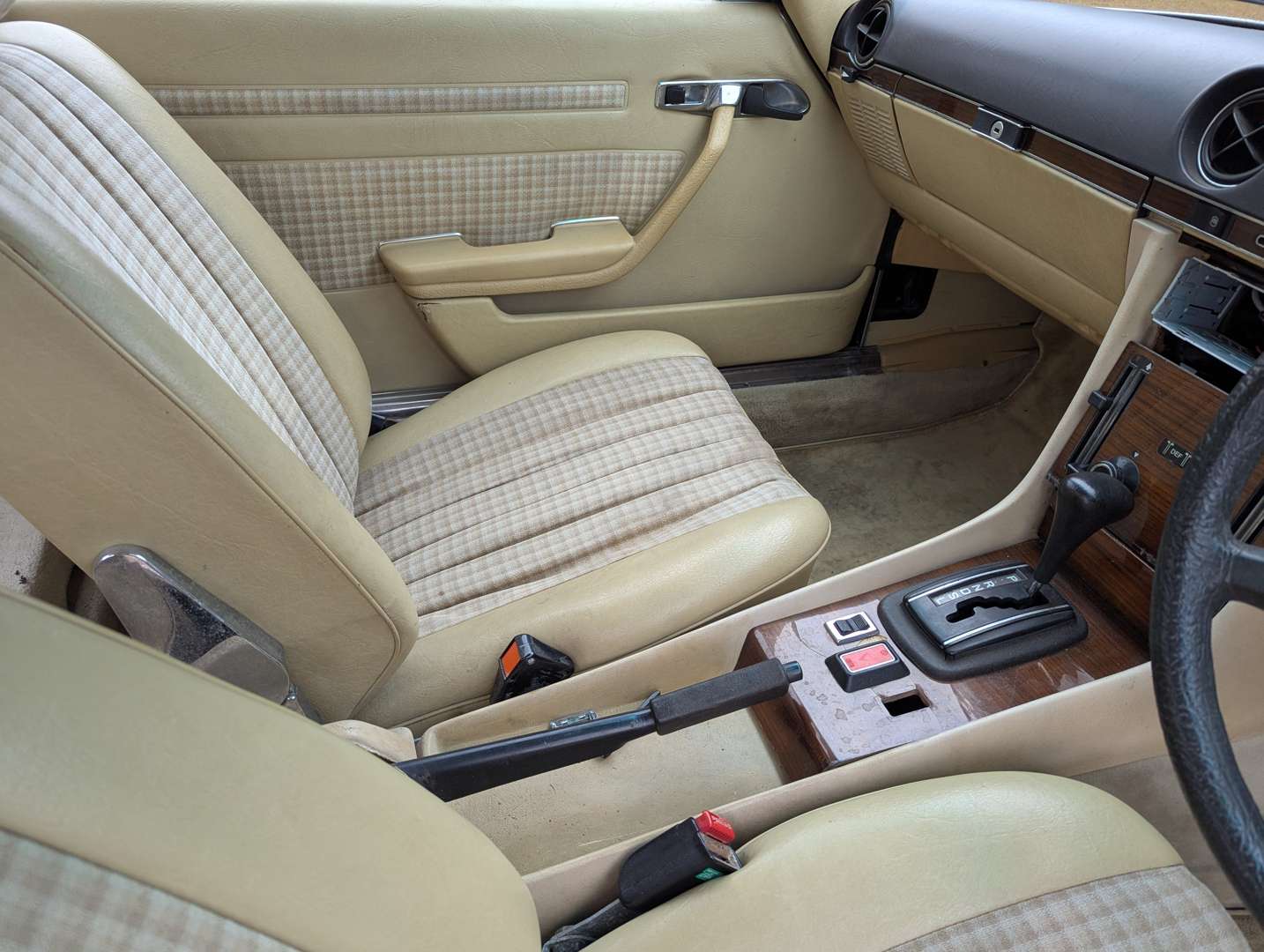 <p>1980 MERCEDES 350SL R107 AUTO</p>