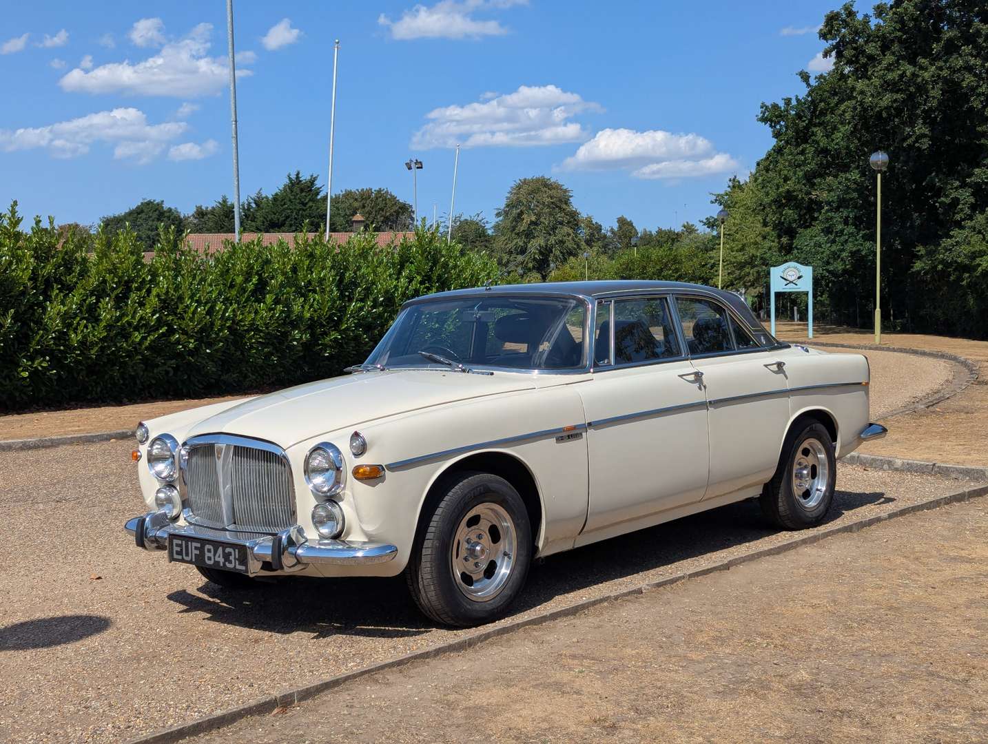 <p>1973 ROVER P5B 3.5L COUPE</p>