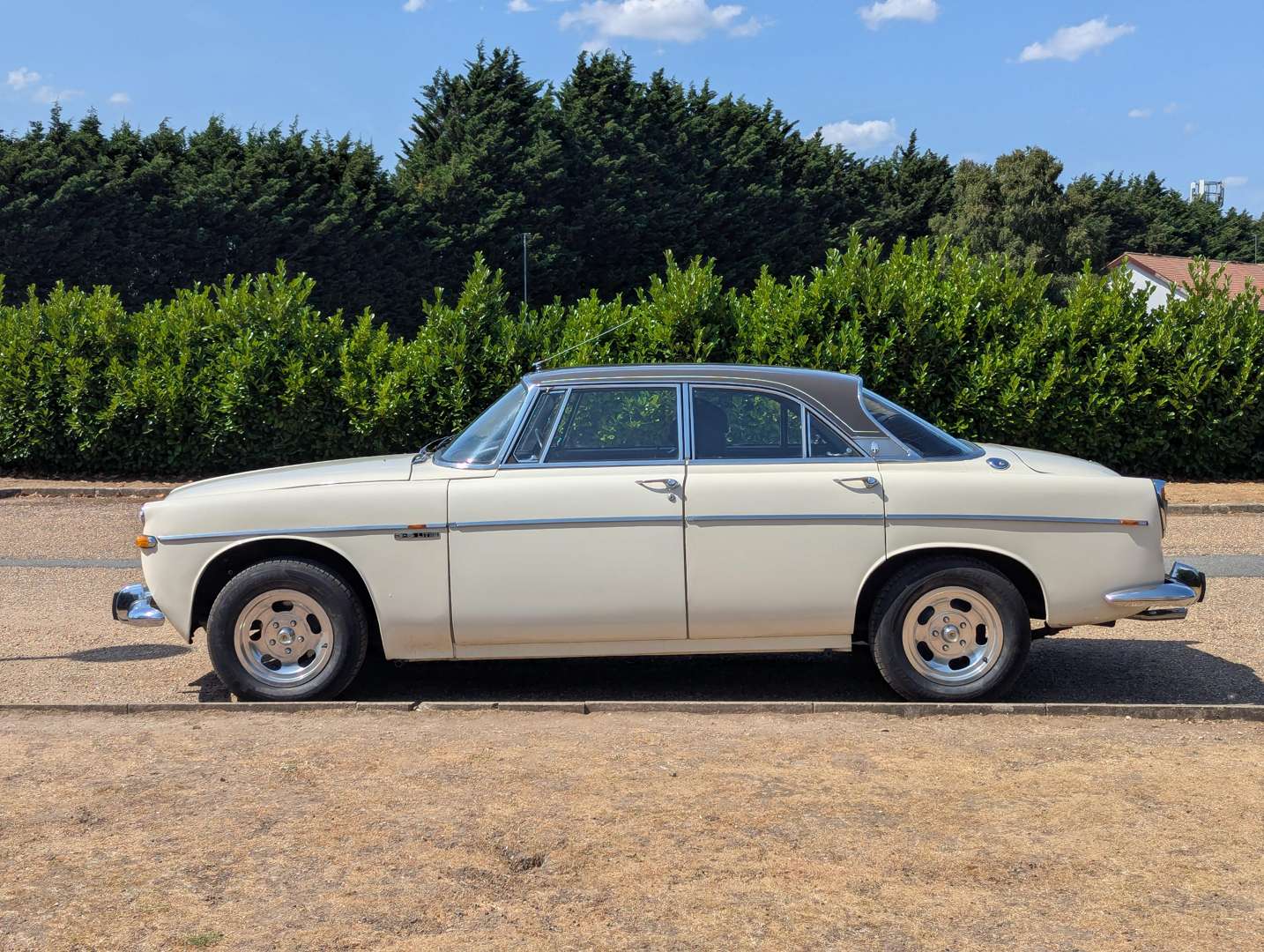 <p>1973 ROVER P5B 3.5L COUPE</p>