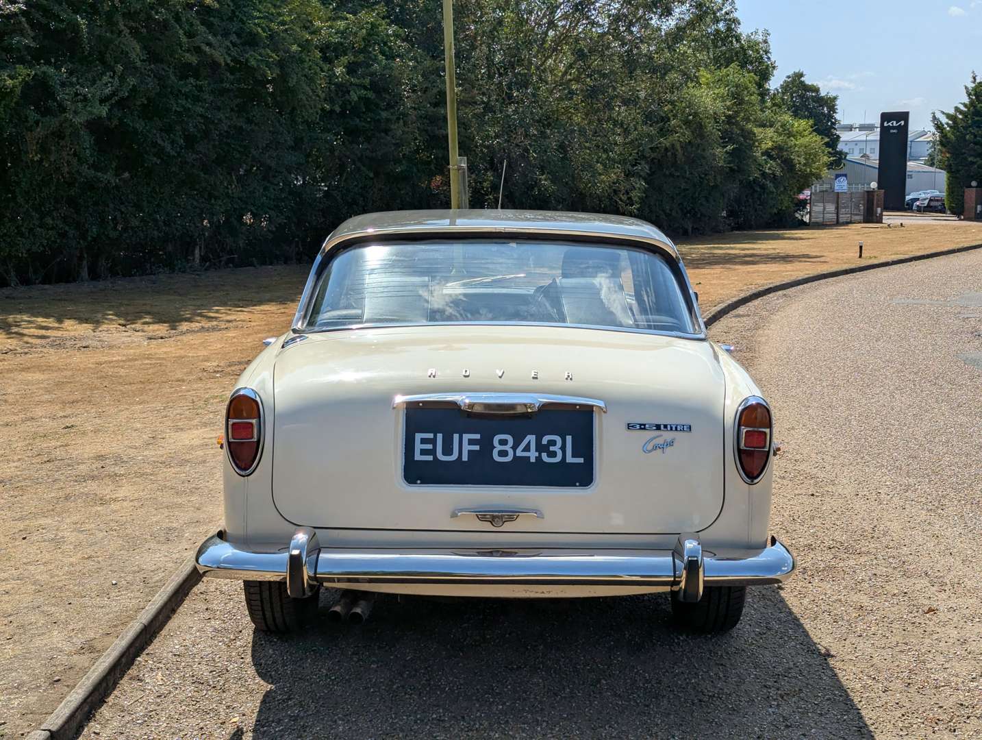 <p>1973 ROVER P5B 3.5L COUPE</p>