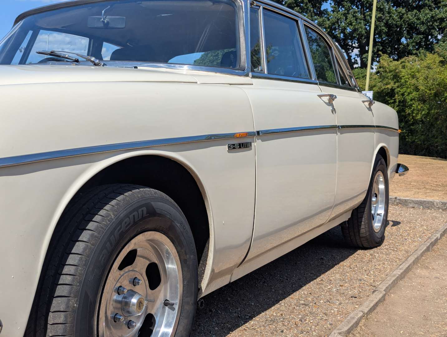 <p>1973 ROVER P5B 3.5L COUPE</p>