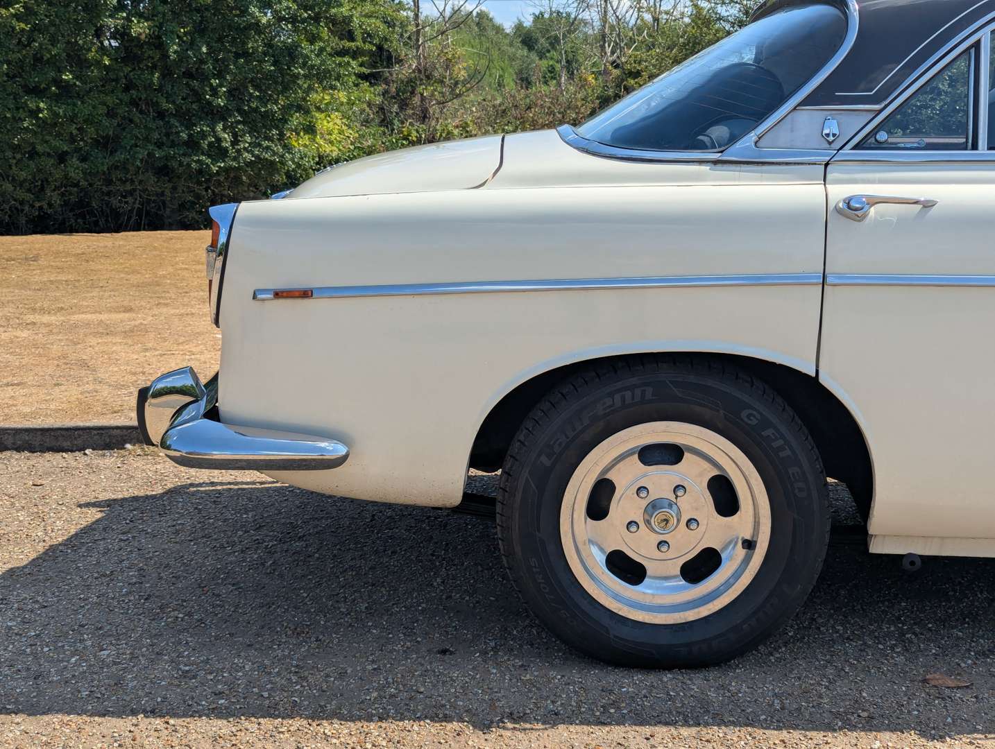 <p>1973 ROVER P5B 3.5L COUPE</p>