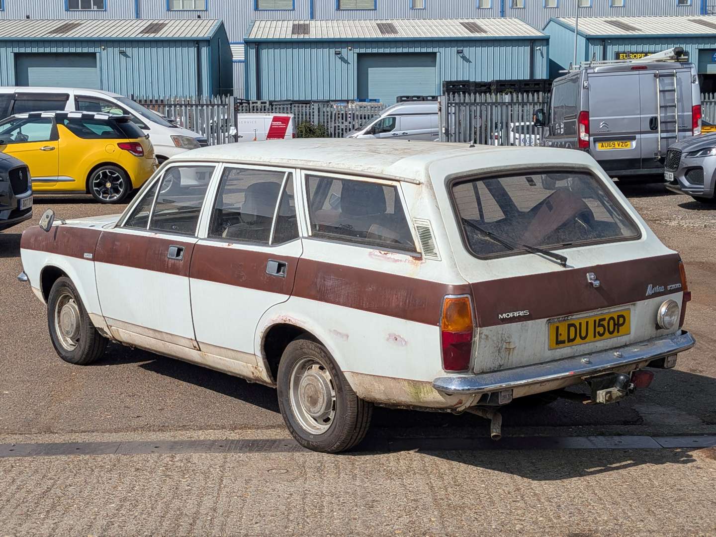 <p>1975 MORRIS MARINA 1.8 SDL ESTATE</p>