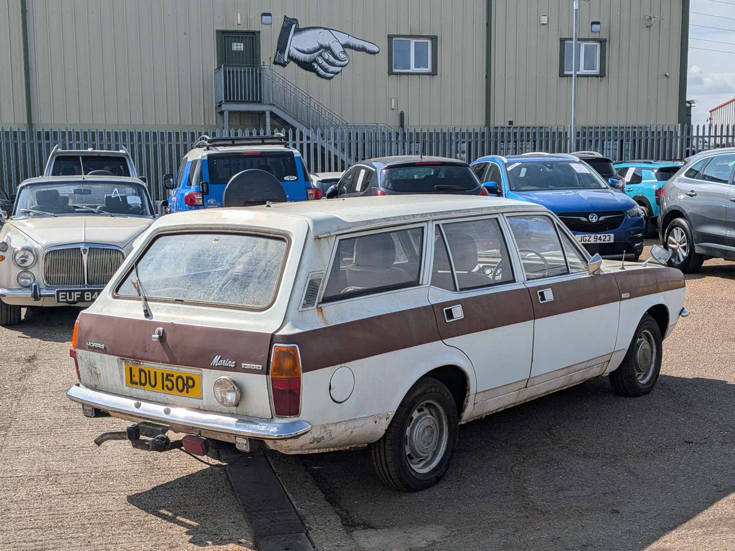 <p>1975 MORRIS MARINA 1.8 SDL ESTATE</p>