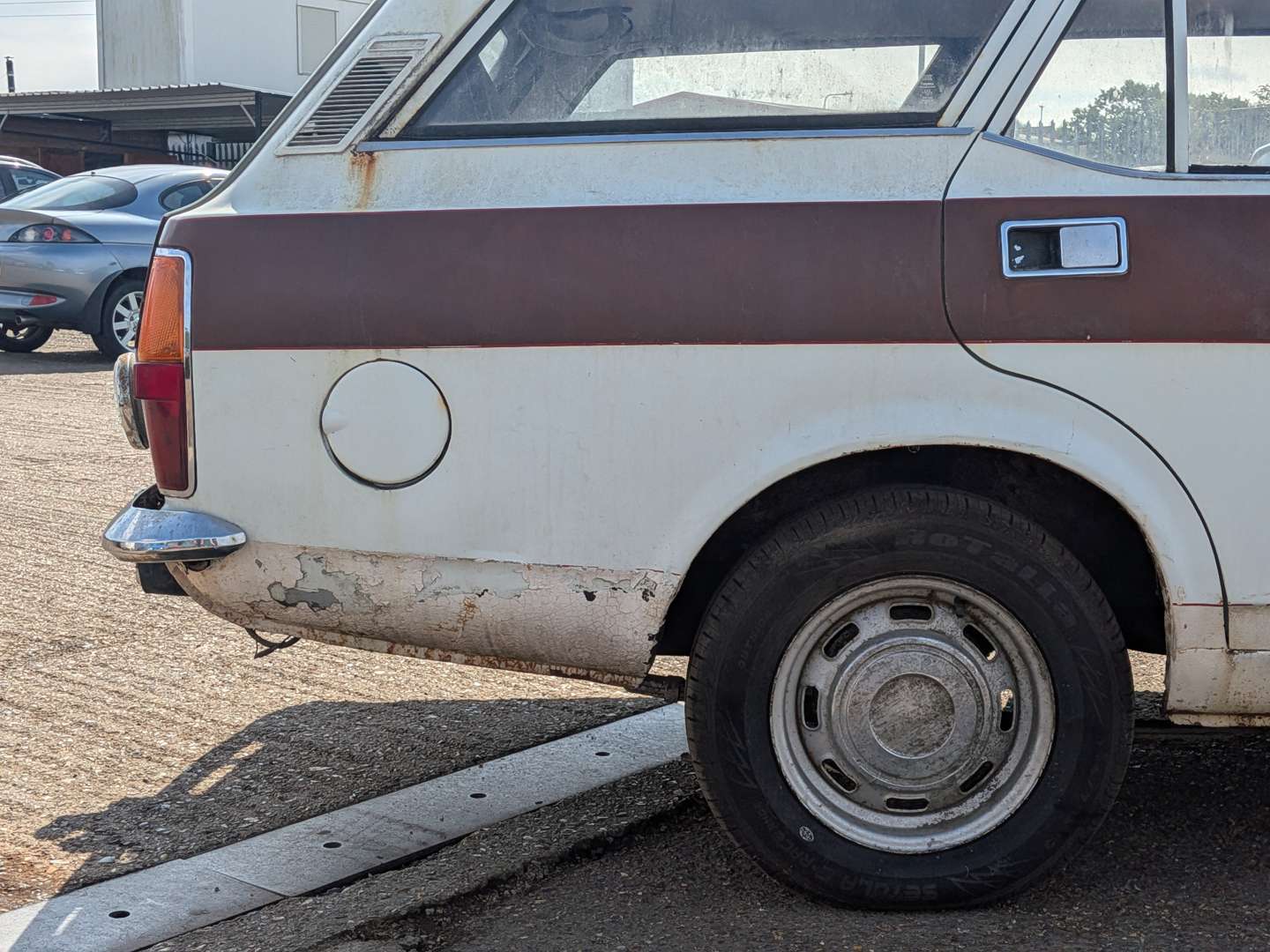 <p>1975 MORRIS MARINA 1.8 SDL ESTATE</p>