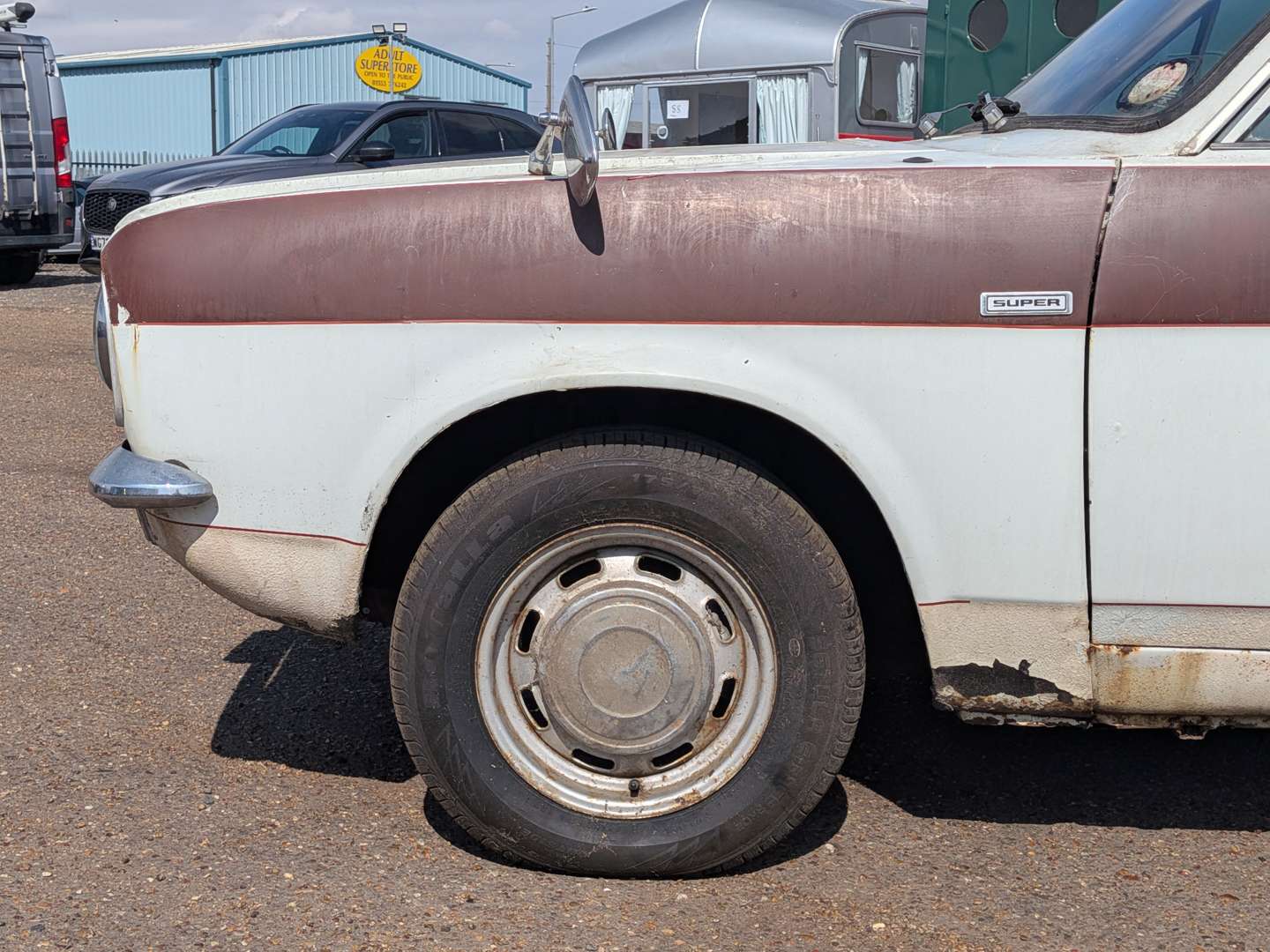 <p>1975 MORRIS MARINA 1.8 SDL ESTATE</p>