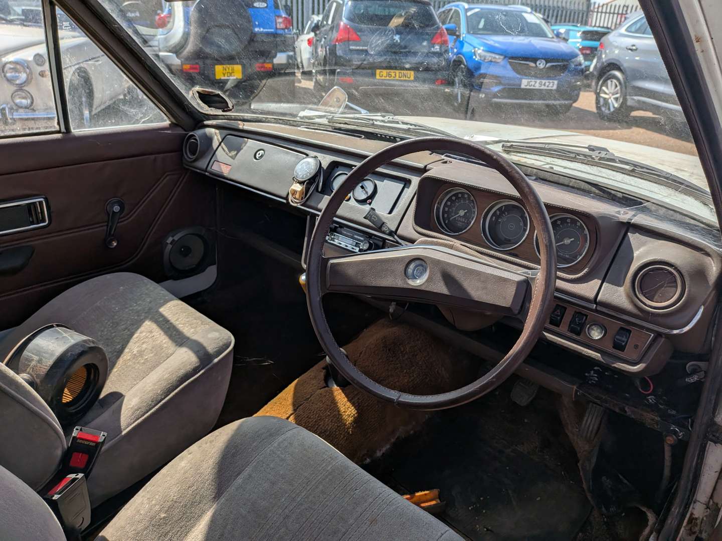 <p>1975 MORRIS MARINA 1.8 SDL ESTATE</p>