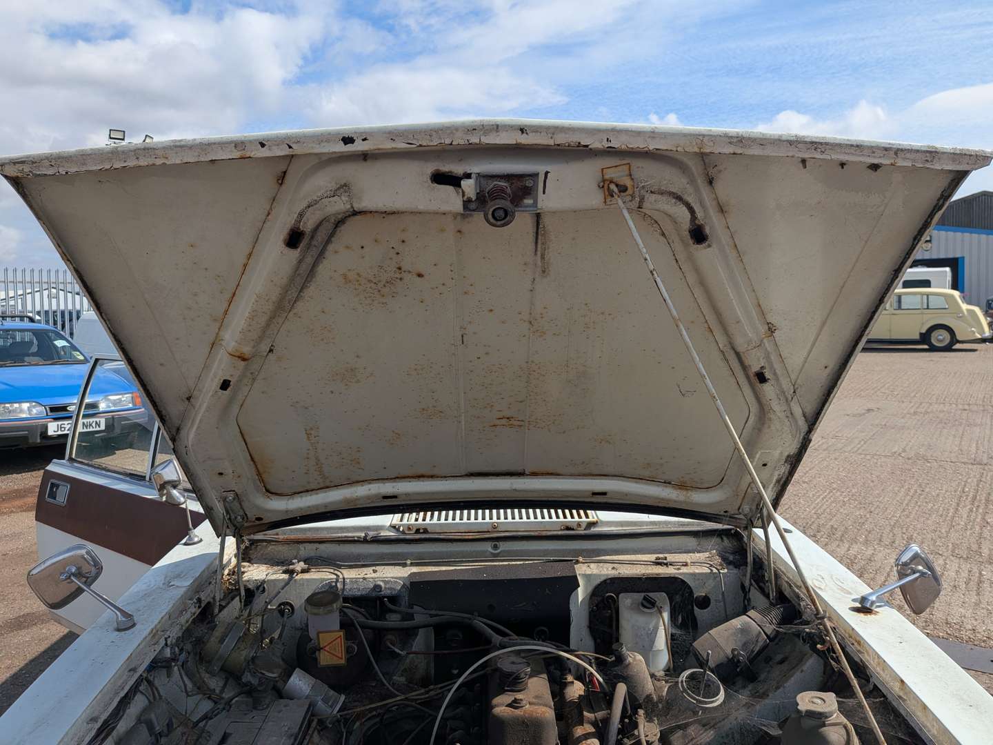 <p>1975 MORRIS MARINA 1.8 SDL ESTATE</p>