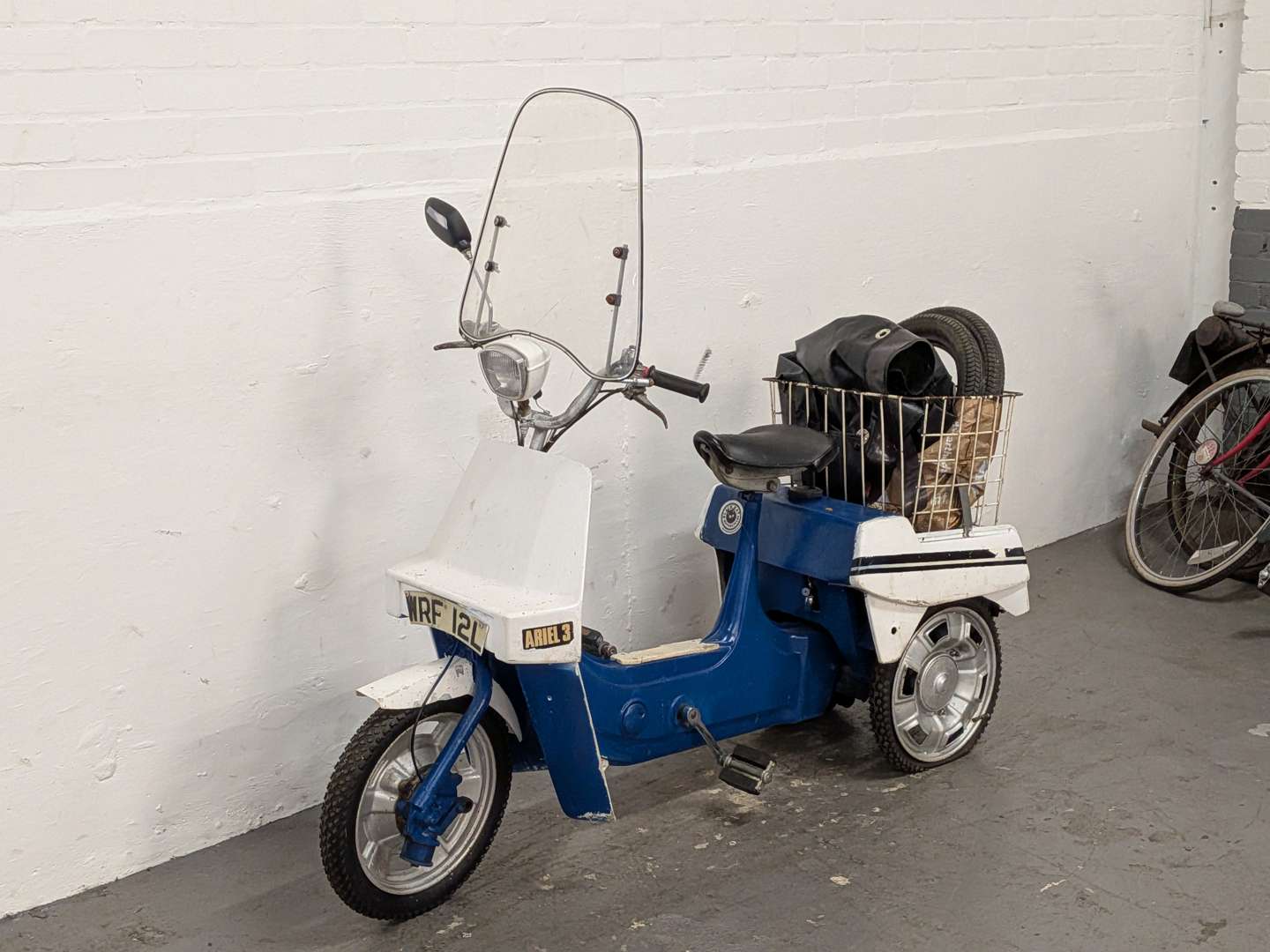<p>1973 BSA ARIEL 3</p>