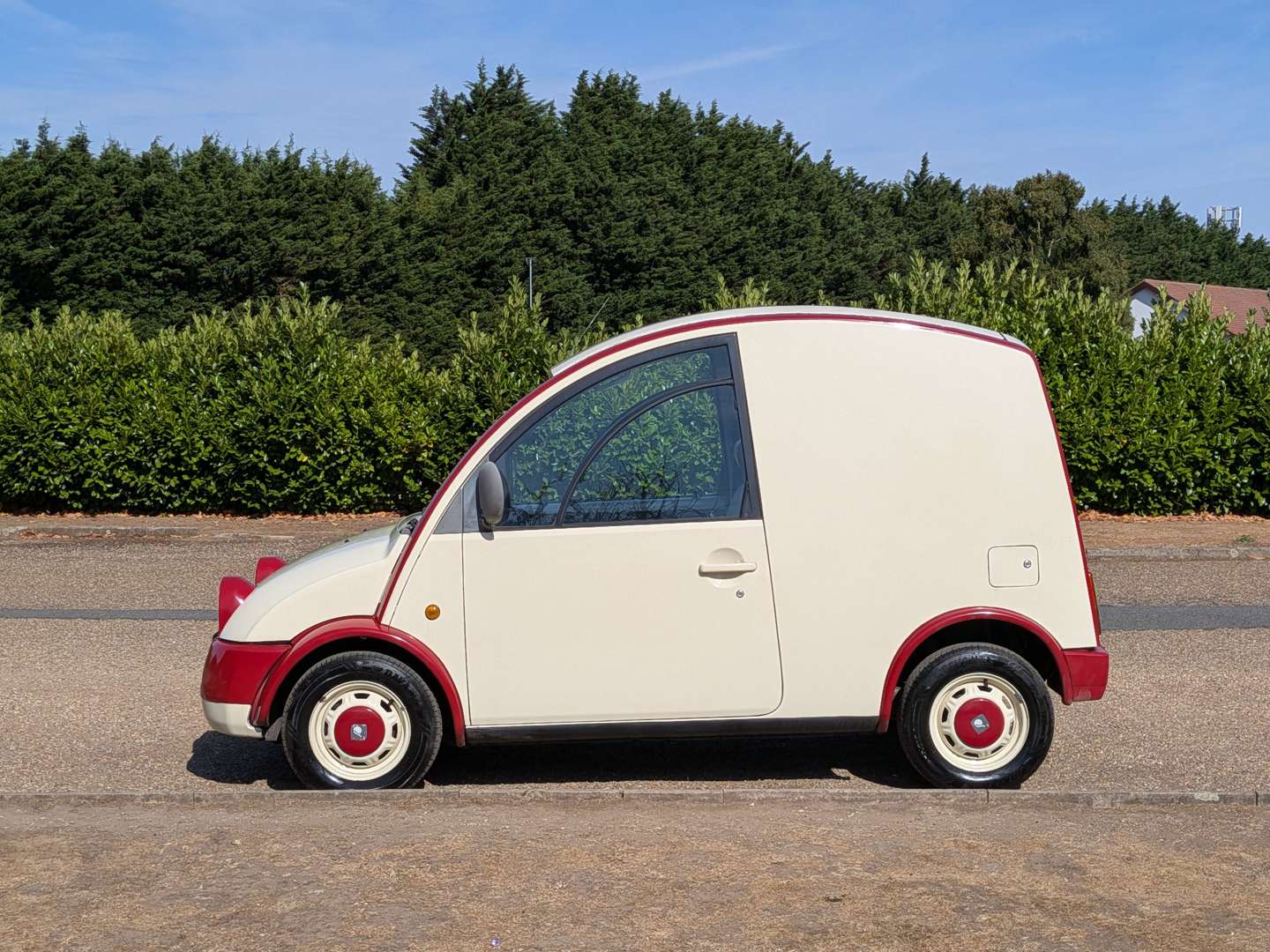 <p>1990 NISSAN S-CARGO</p>