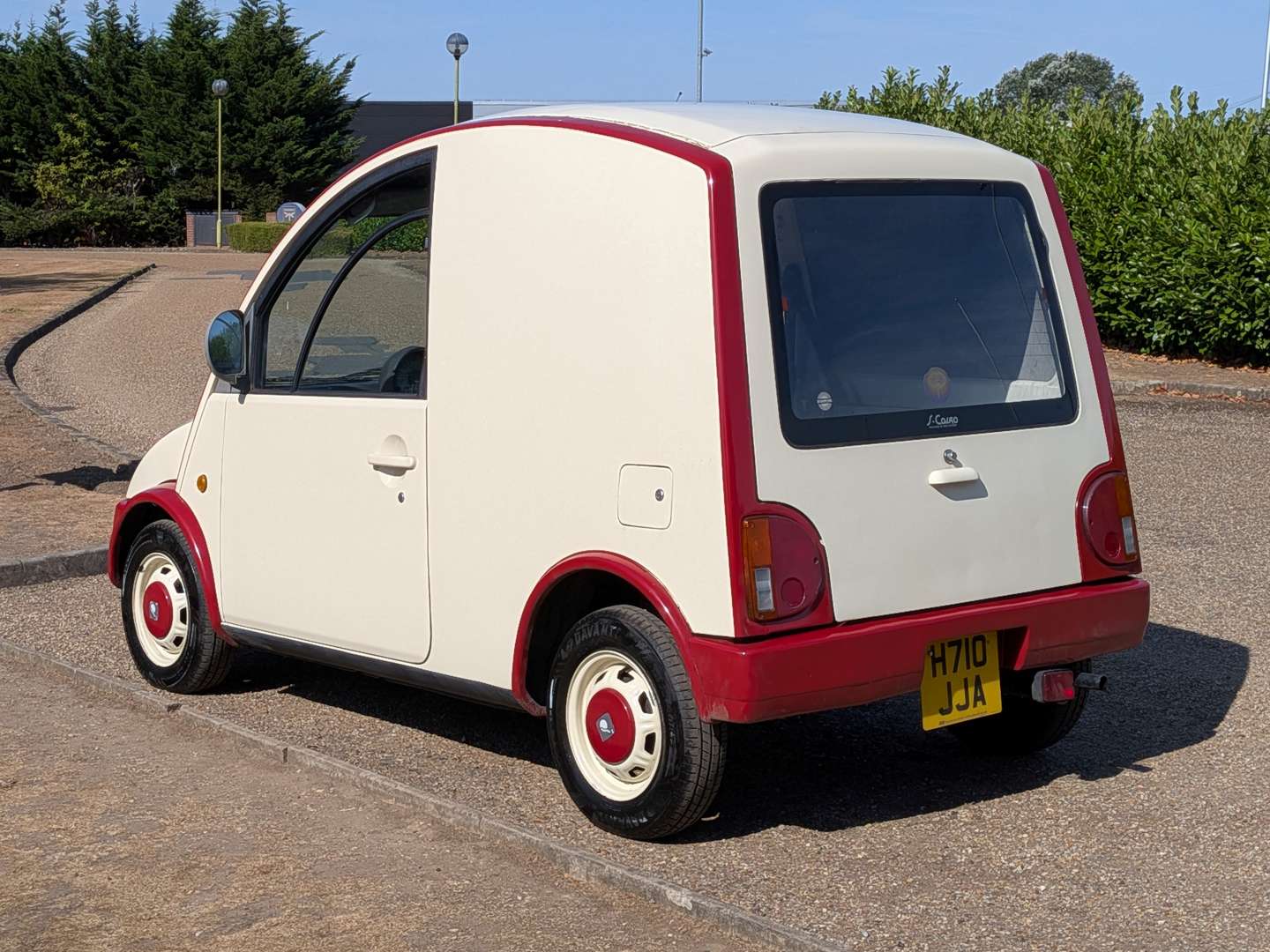 <p>1990 NISSAN S-CARGO</p>