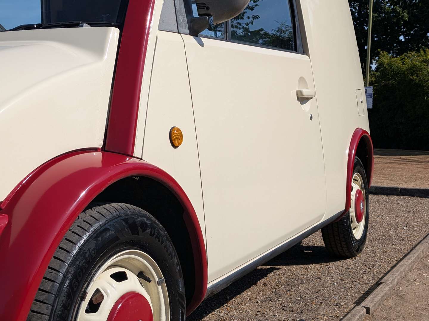 <p>1990 NISSAN S-CARGO</p>