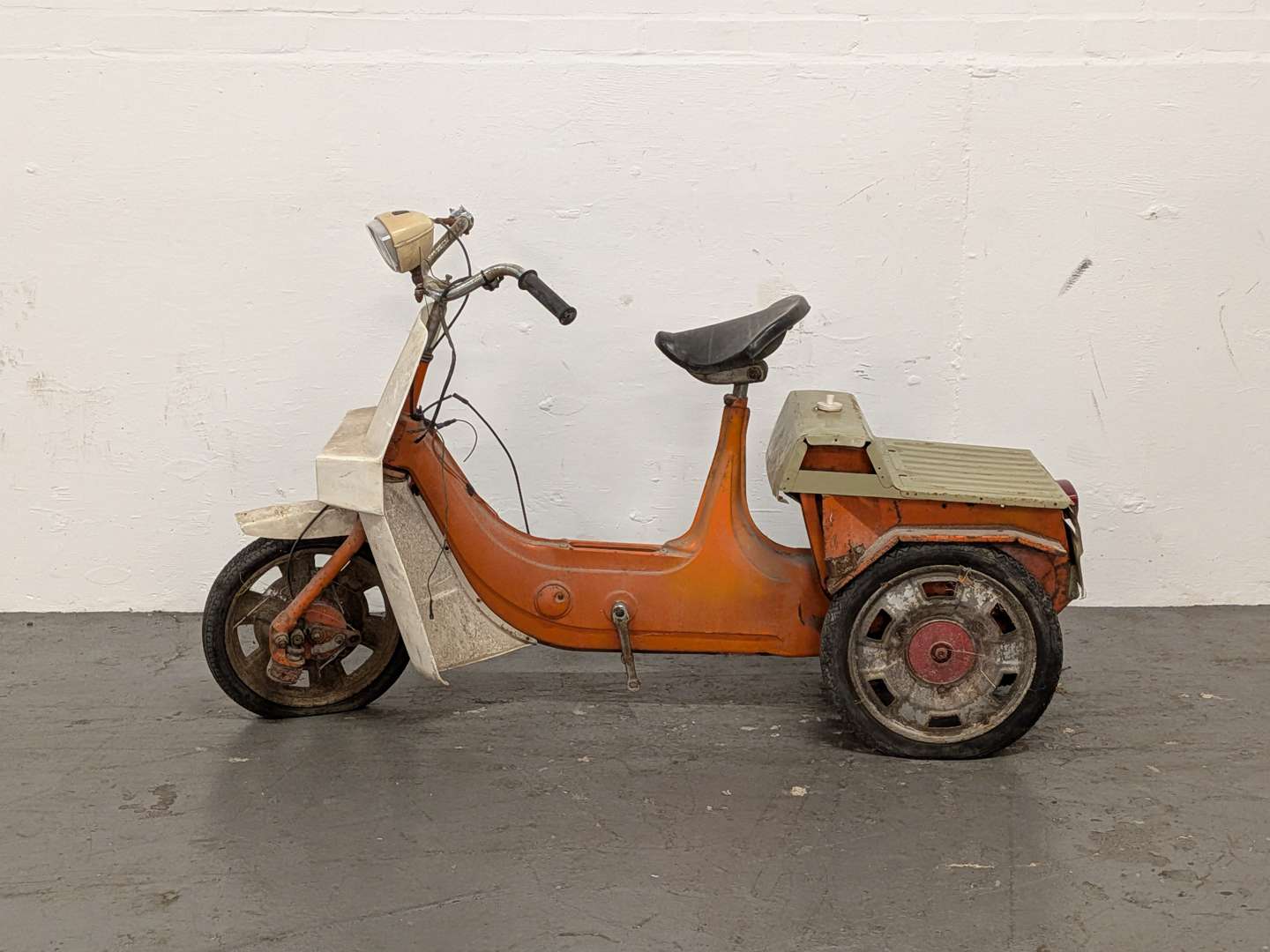 <p>BSA ARIEL</p>