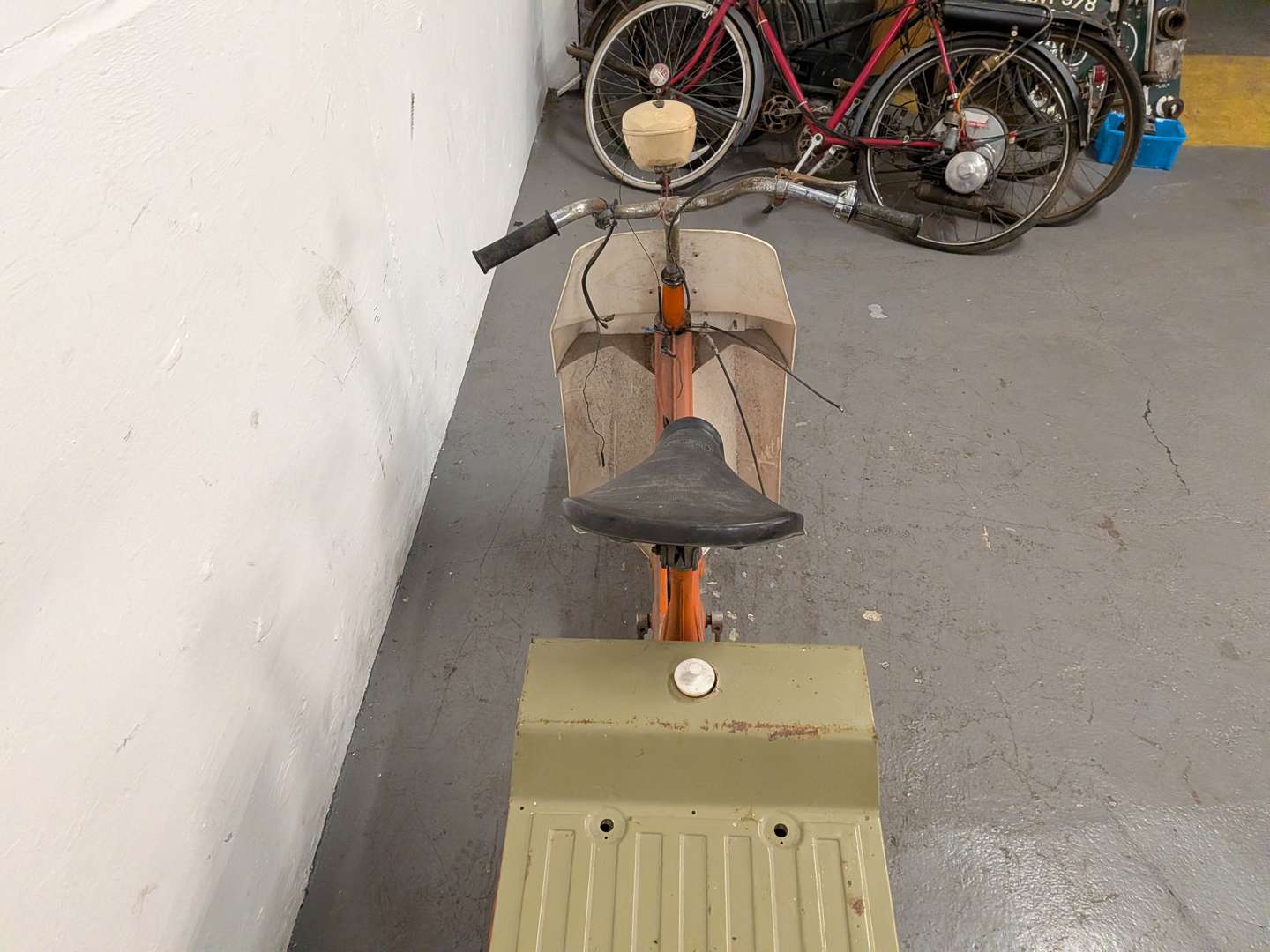<p>BSA ARIEL</p>