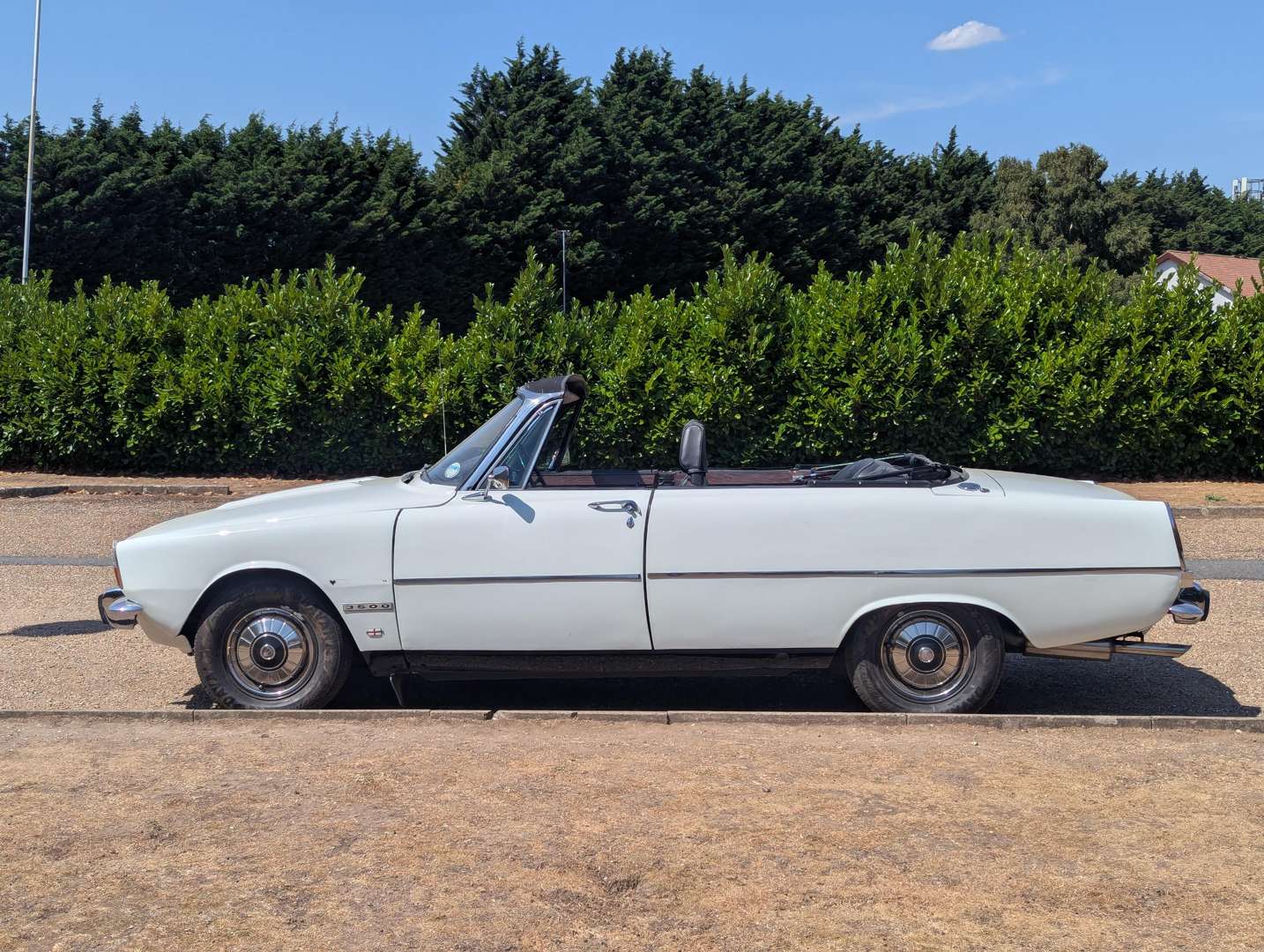 <p>1974 ROVER P6 3500 CONVERTIBLE</p>