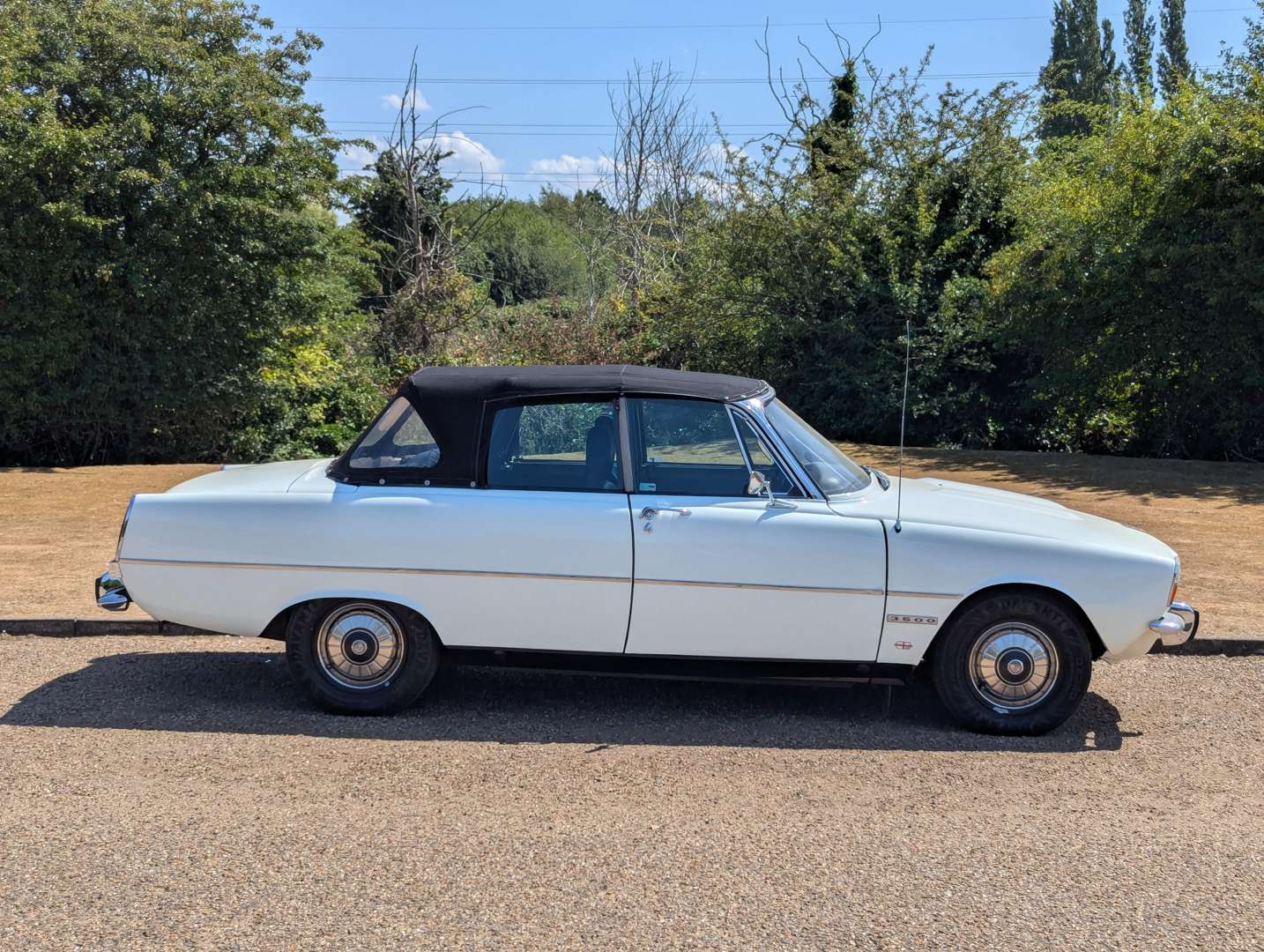 <p>1974 ROVER P6 3500 CONVERTIBLE</p>