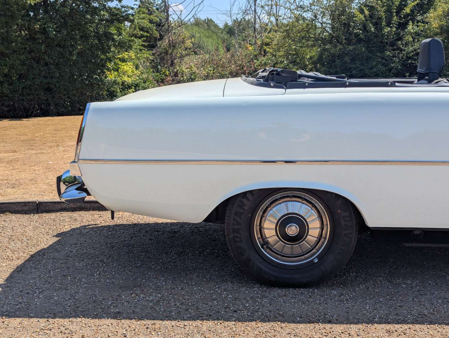 <p>1974 ROVER P6 3500 CONVERTIBLE</p>