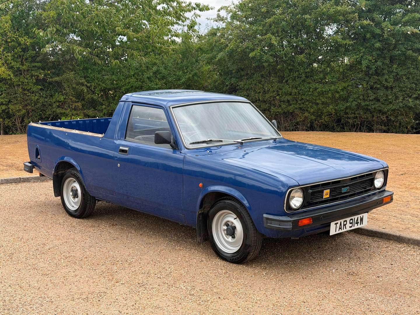 <p>1981 MORRIS 575 PICK-UP</p>