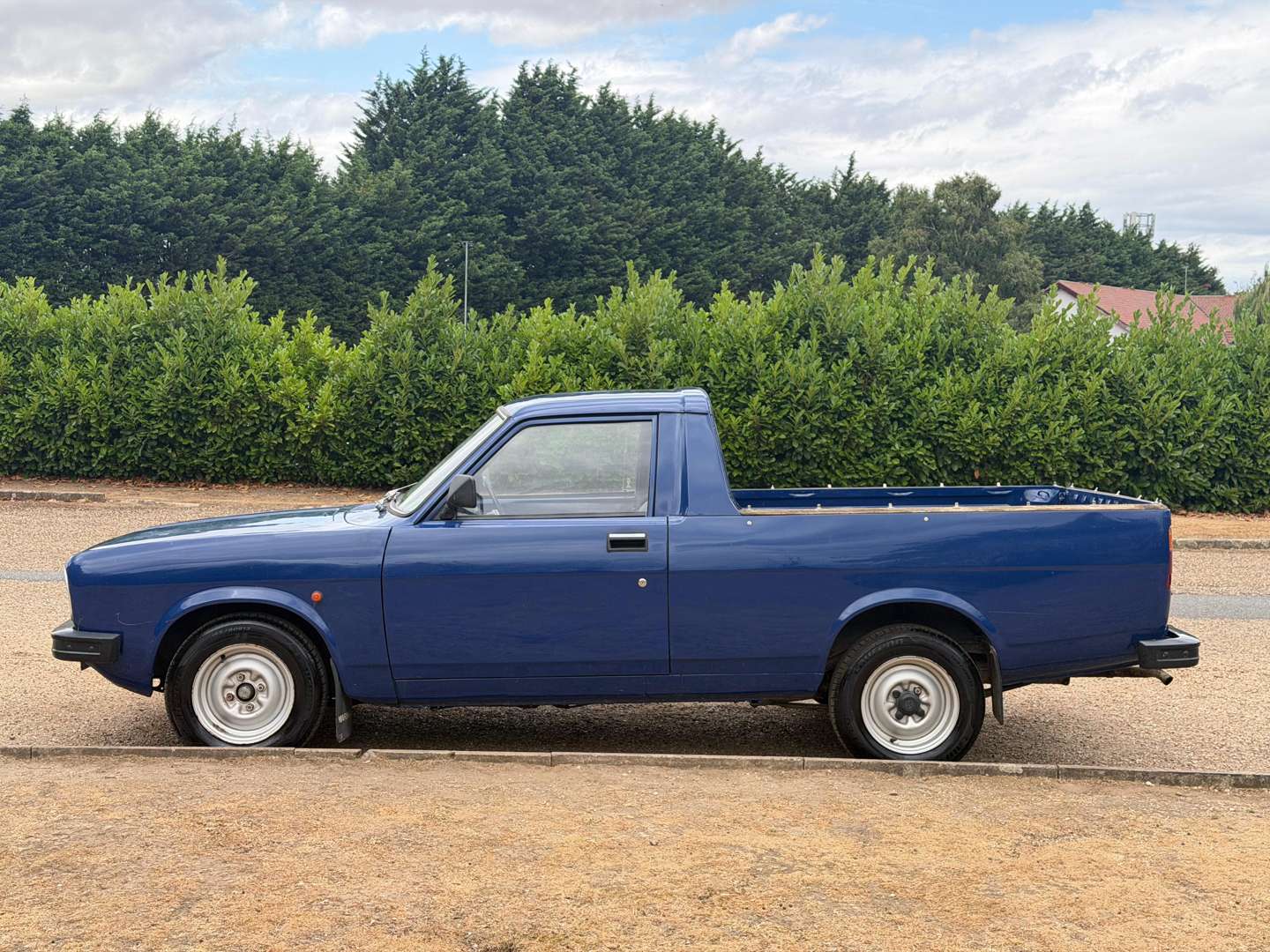 <p>1981 MORRIS 575 PICK-UP</p>