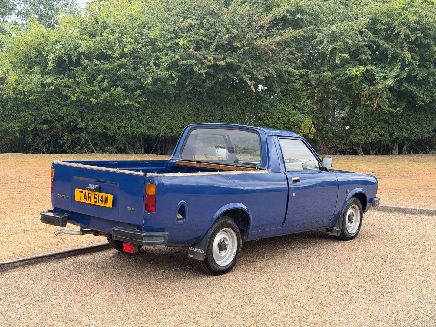 <p>1981 MORRIS 575 PICK-UP</p>