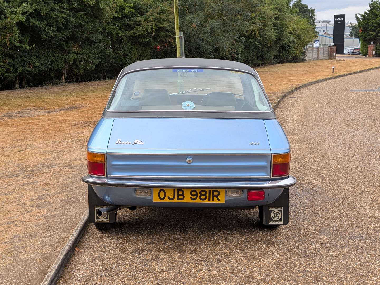 <p>1976 VANDEN PLAS 1500 AUTO</p>