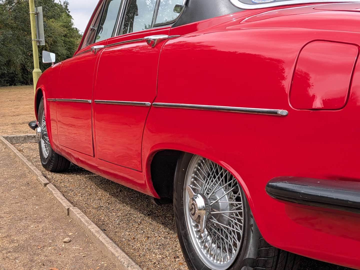 <p>1967 DAIMLER SOVEREIGN 4.2 AUTO</p>