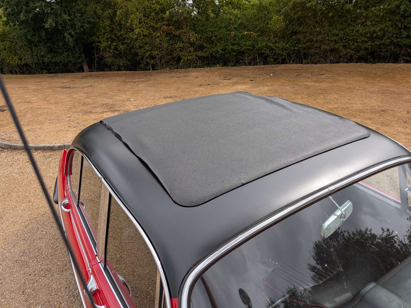 <p>1967 DAIMLER SOVEREIGN 4.2 AUTO</p>