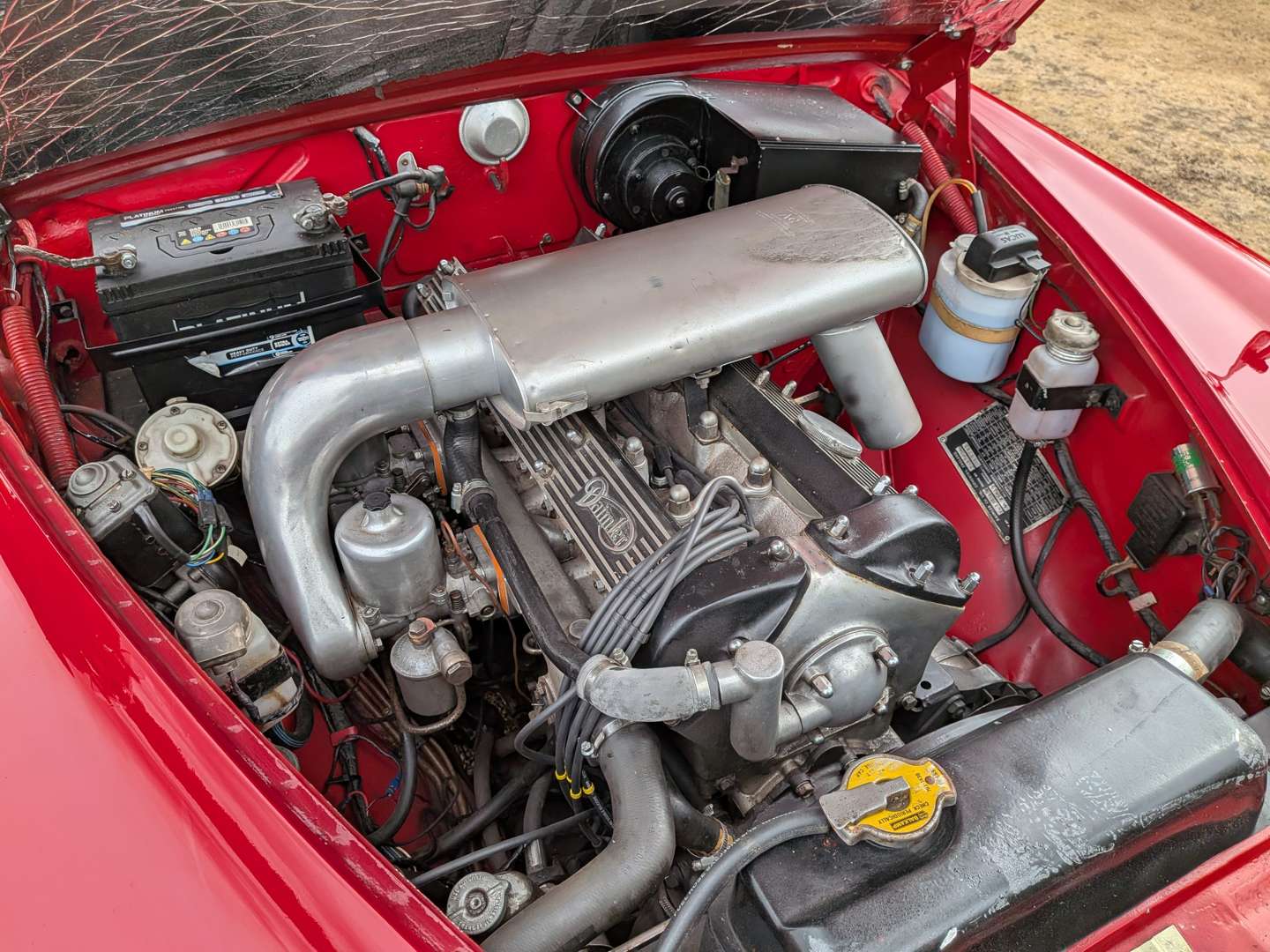 <p>1967 DAIMLER SOVEREIGN 4.2 AUTO</p>