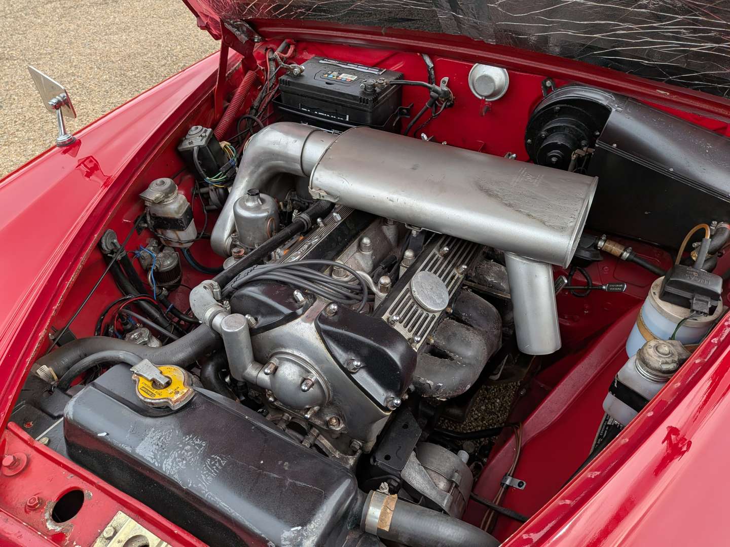 <p>1967 DAIMLER SOVEREIGN 4.2 AUTO</p>