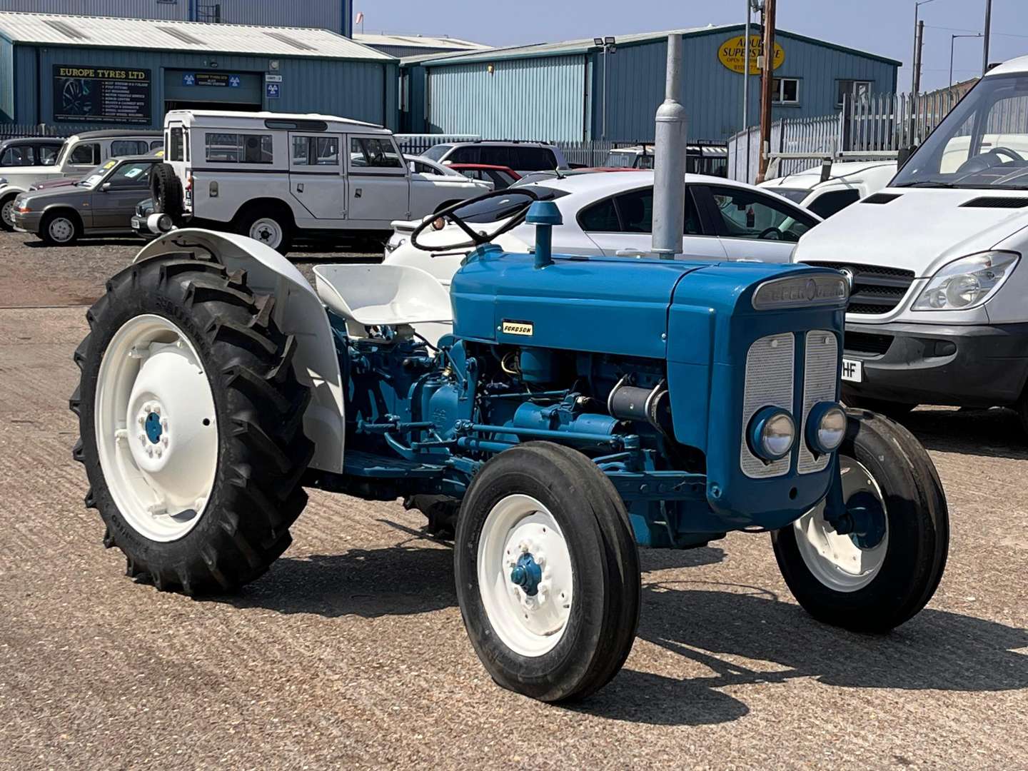 1963 FORDSON NEW PERFORMANCE SUPER DEXTA | Sat 22nd & Sun 23rd