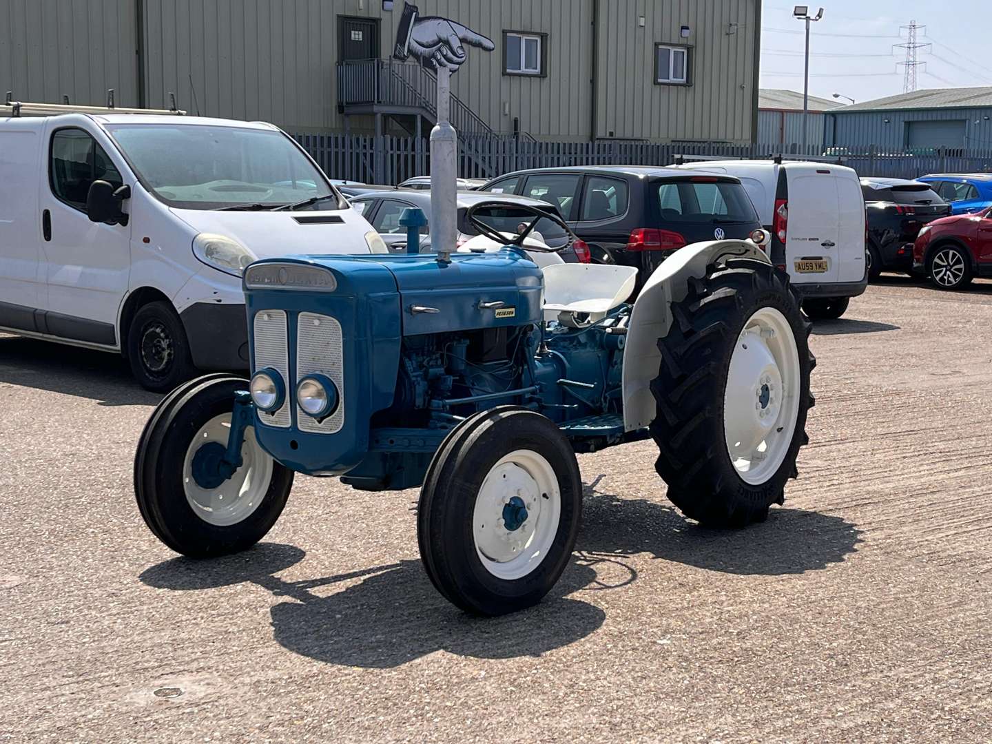 <p>1963 FORDSON NEW PERFORMANCE SUPER DEXTA</p>