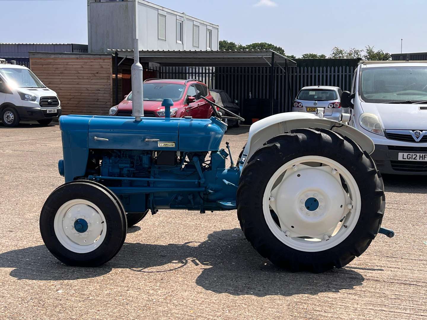 <p>1963 FORDSON NEW PERFORMANCE SUPER DEXTA</p>