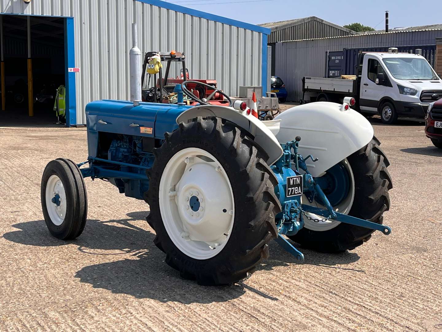 <p>1963 FORDSON NEW PERFORMANCE SUPER DEXTA</p>