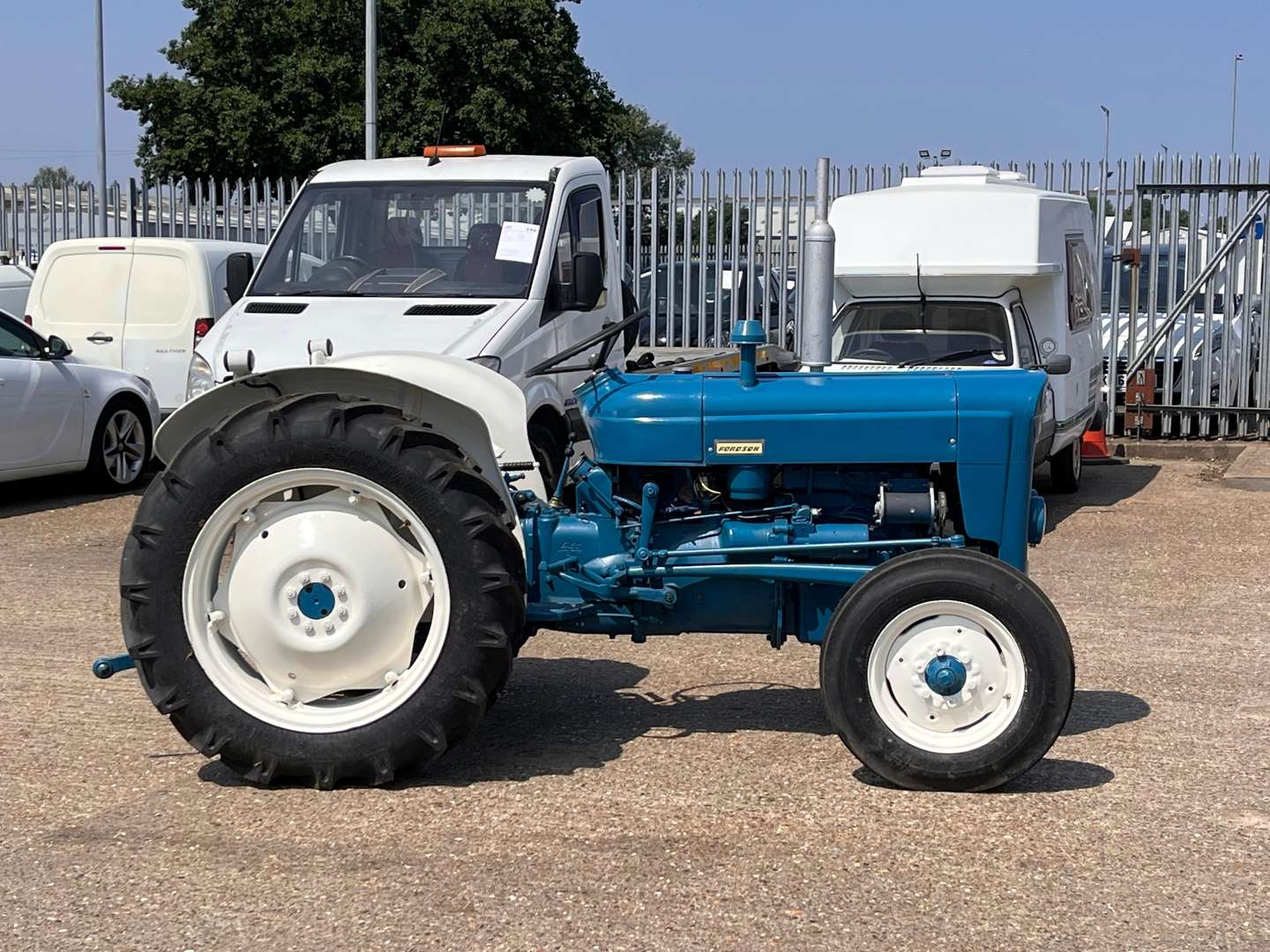 <p>1963 FORDSON NEW PERFORMANCE SUPER DEXTA</p>