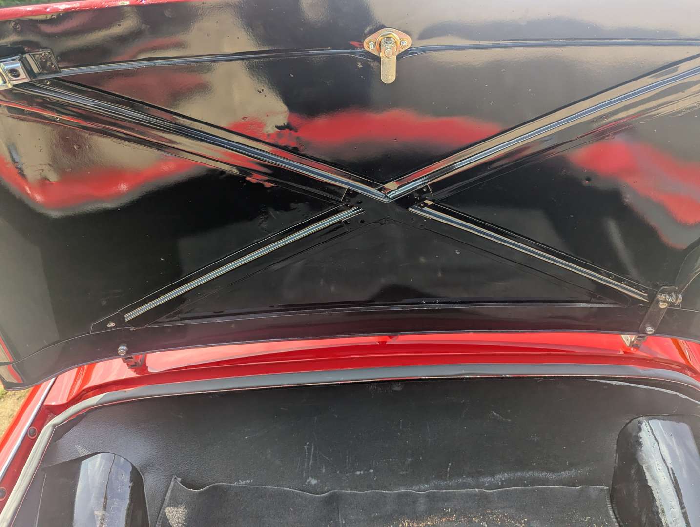<p>1953 TRIUMPH TR2 “LONG DOOR”</p>