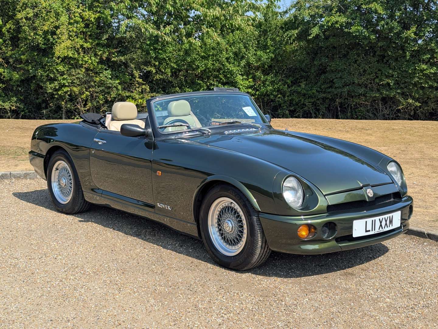 <p>1994 MG RV8</p>